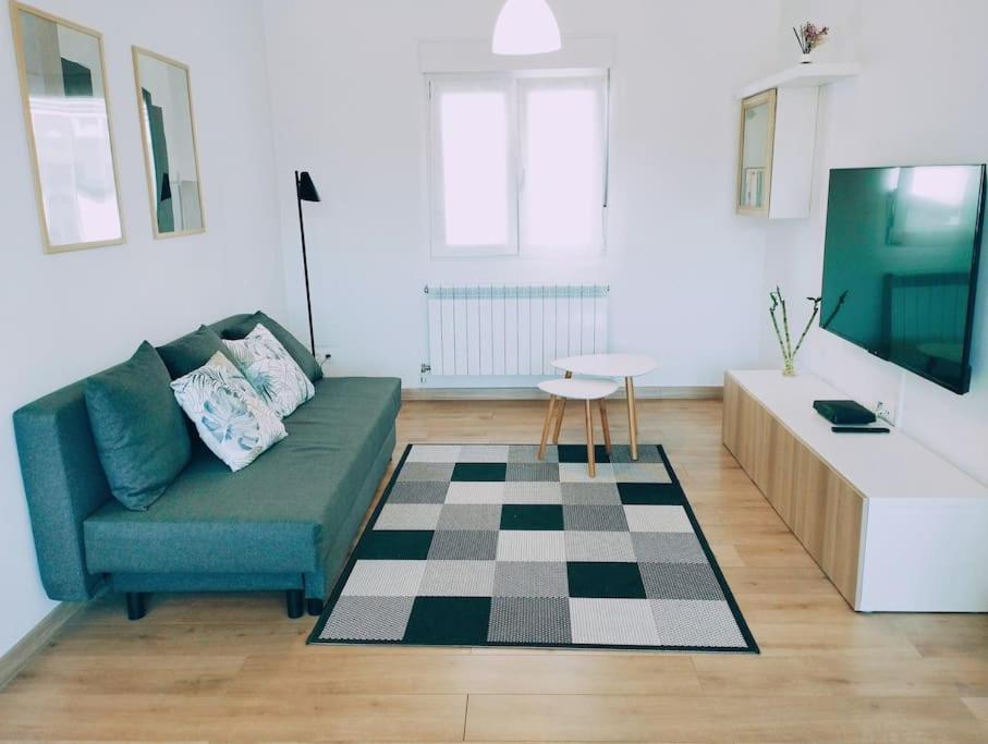 Precioso Apartamento En Pamplona Junto Al Centro エクステリア 写真