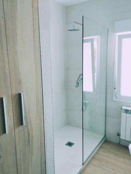 Precioso Apartamento En Pamplona Junto Al Centro エクステリア 写真
